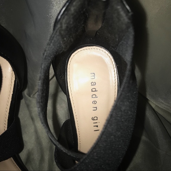 Black Heels - Picture 6 of 8